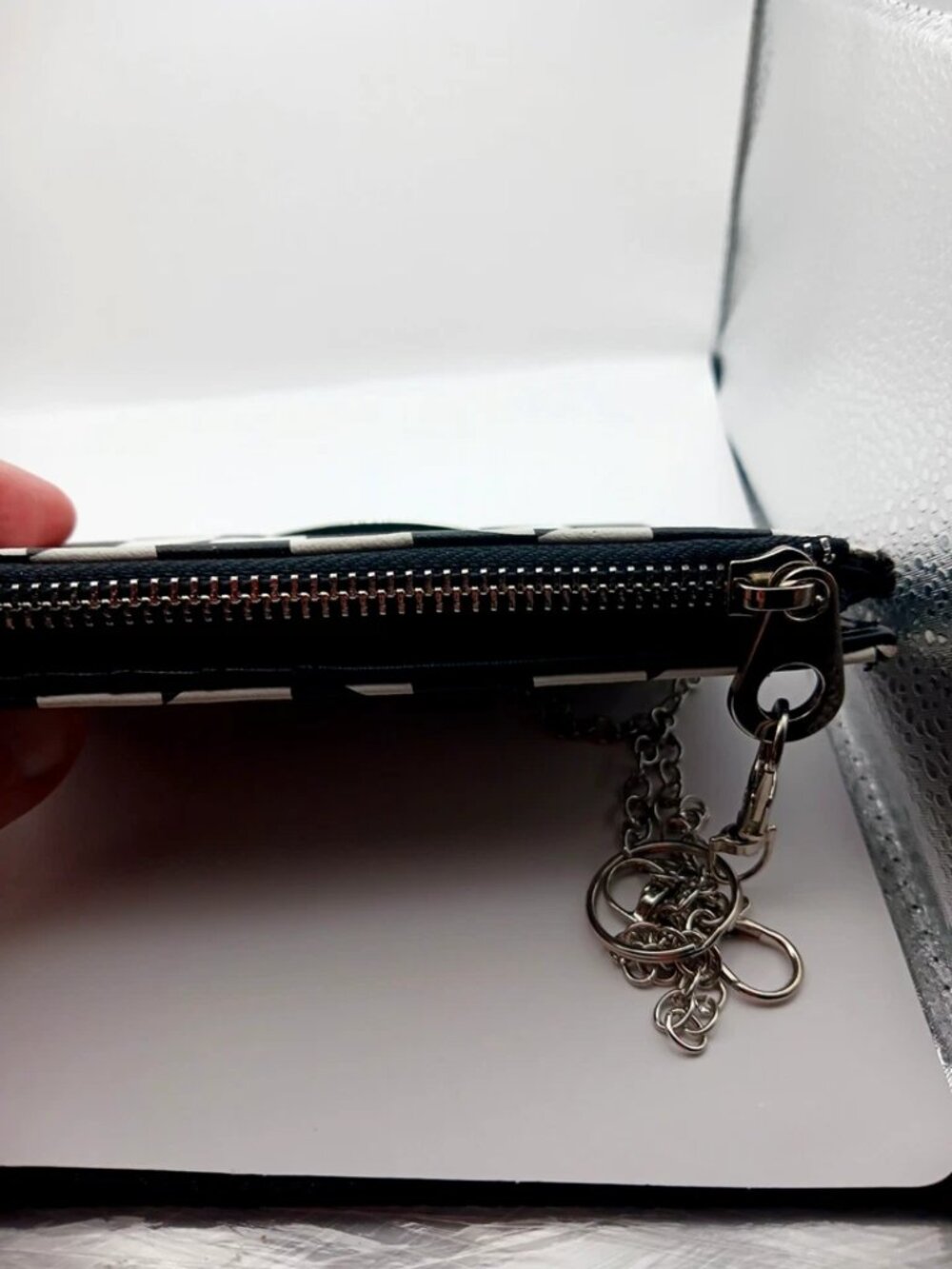 Black + White Skater Checkered Long Wallet + Metal Chain - Picture 7 of 10